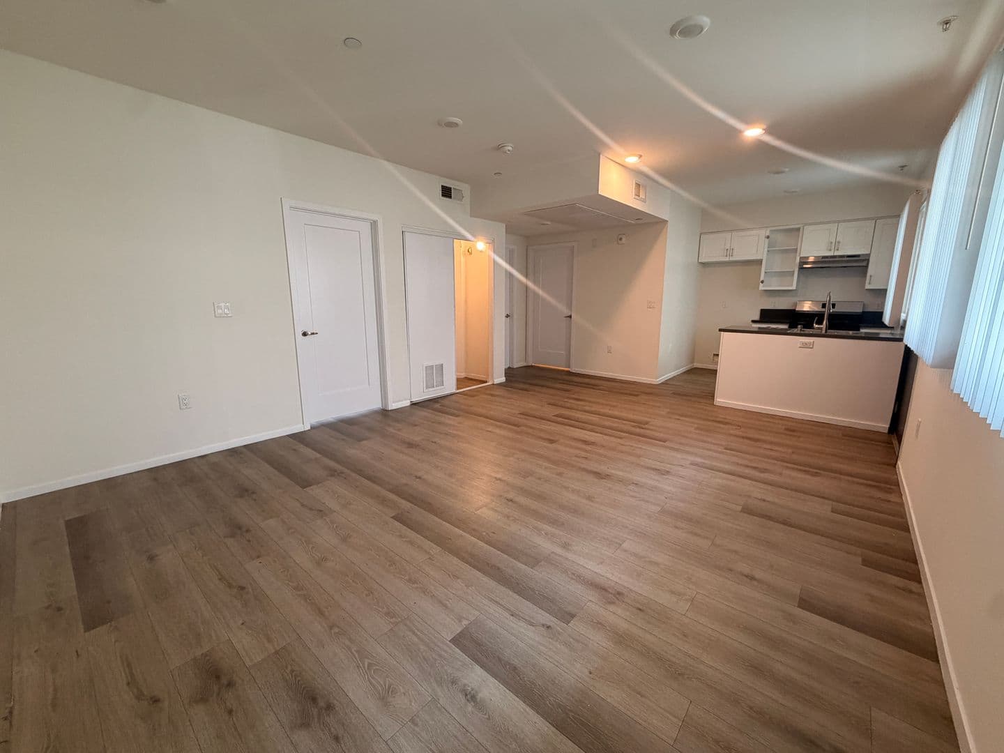 North Hills Apartment: 15528 Rayen Street