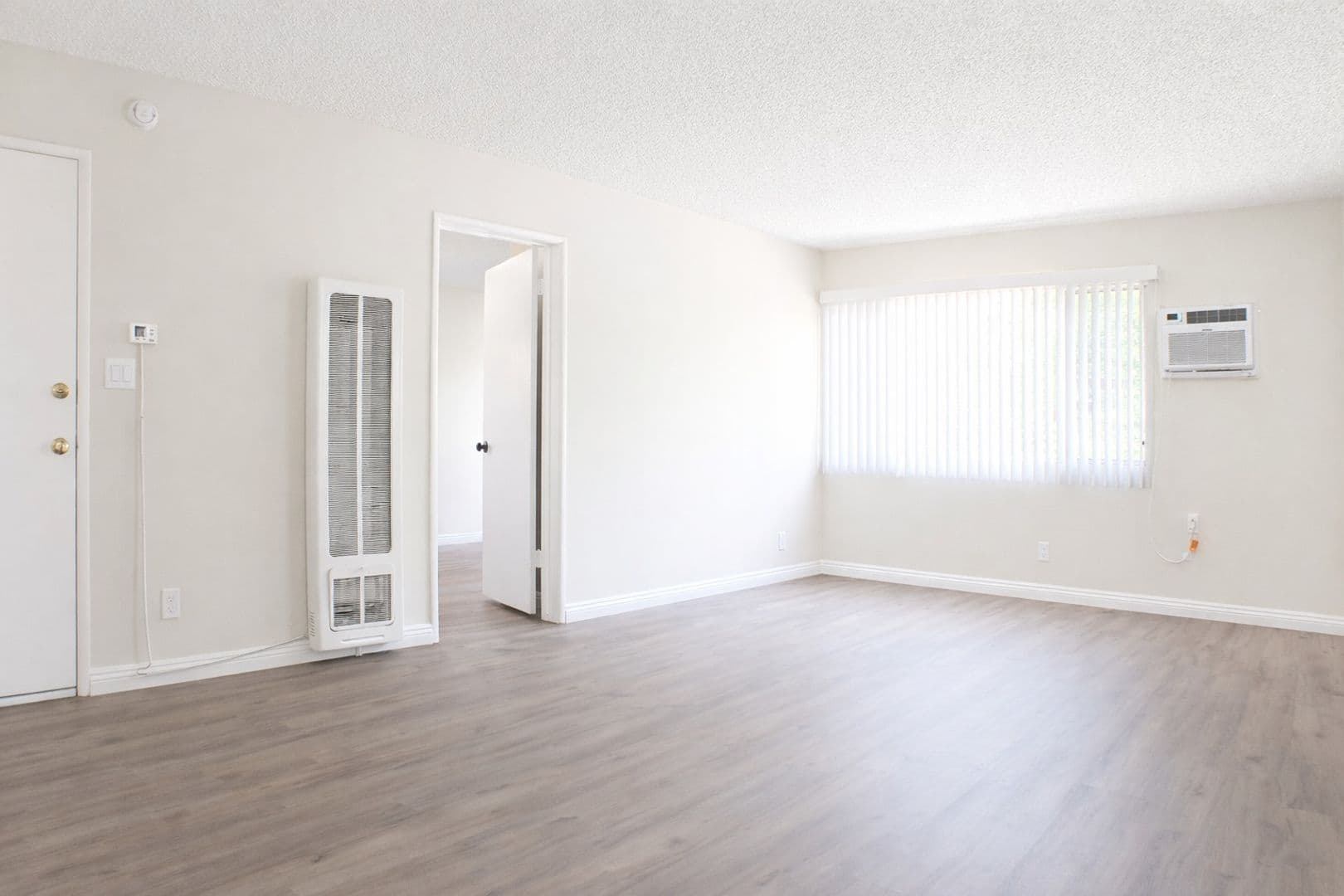 North Hollywood Apartment: 6859-6865 Fulton Ave.