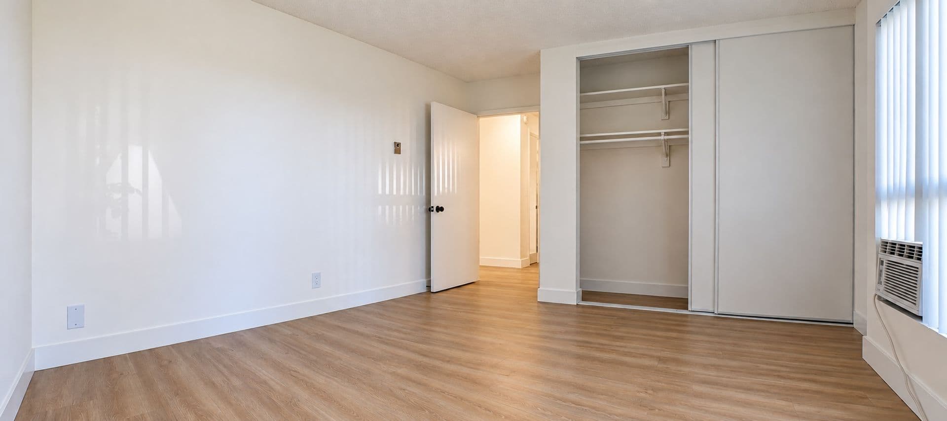 Porter Ranch Apartment: 10557 Lindley Ave.