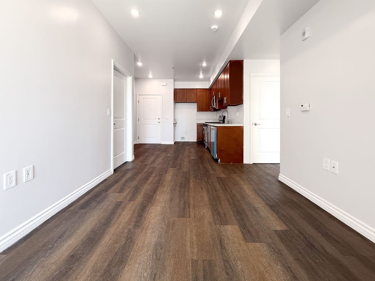 Reseda Apartment: 18711 Sherman Way