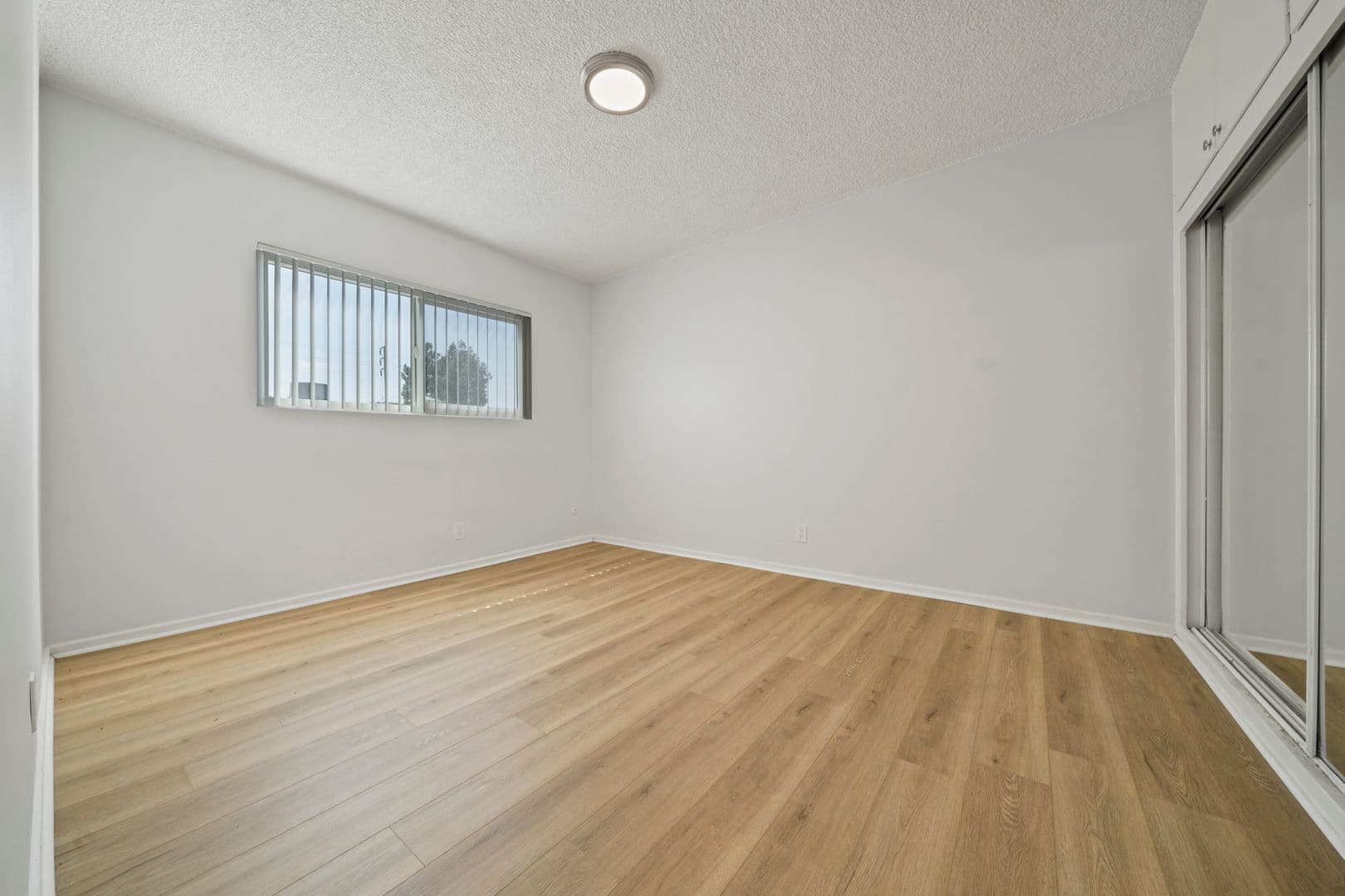 Glendale Apartment: 317 Western Ave