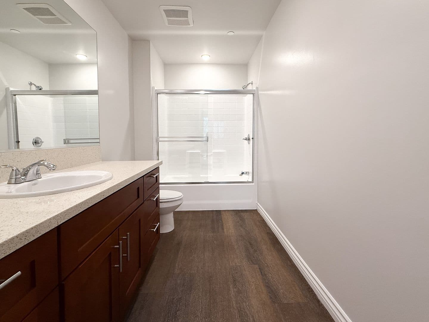 Reseda Apartment: 18711 Sherman Way