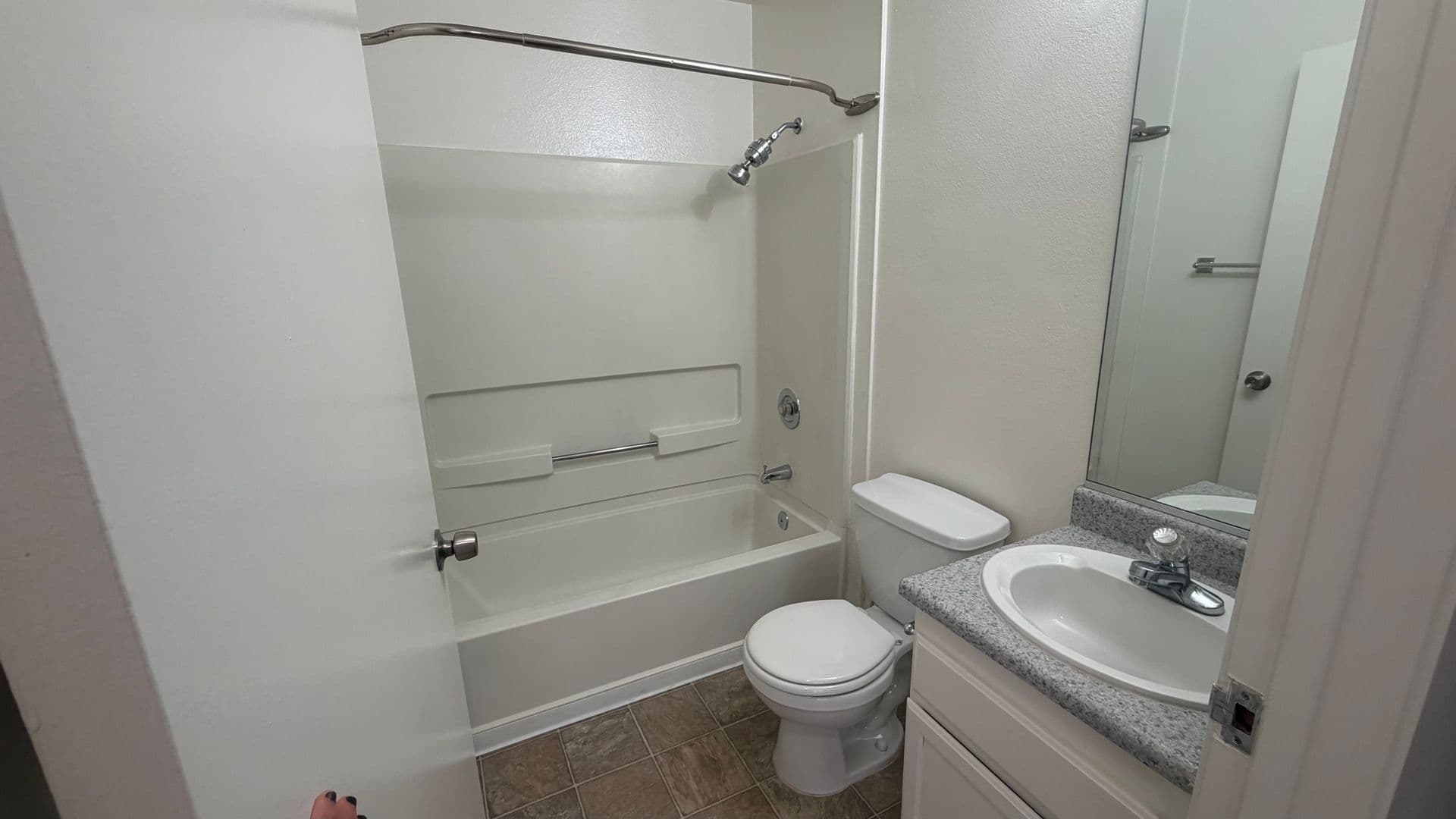 North Hollywood Apartment: 5640 Farmdale Ave
