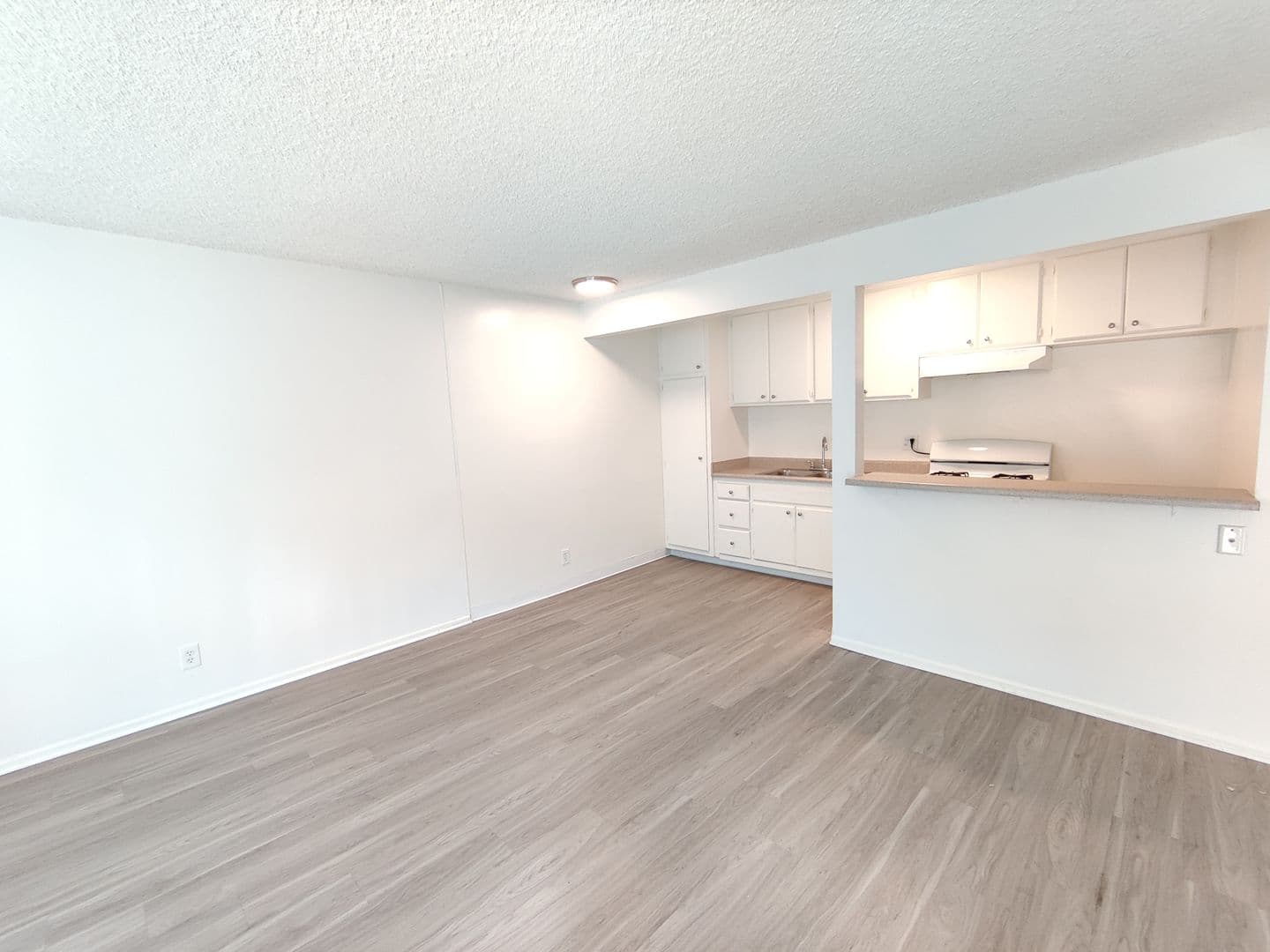 North Hollywood Apartment: 5057 Klump Ave.
