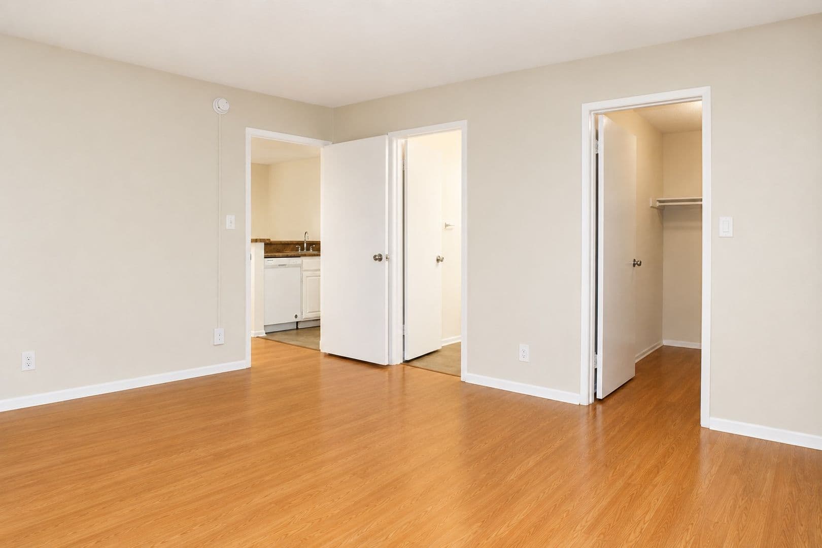 Mission Hills Apartment: 9939 Sepulveda Blvd