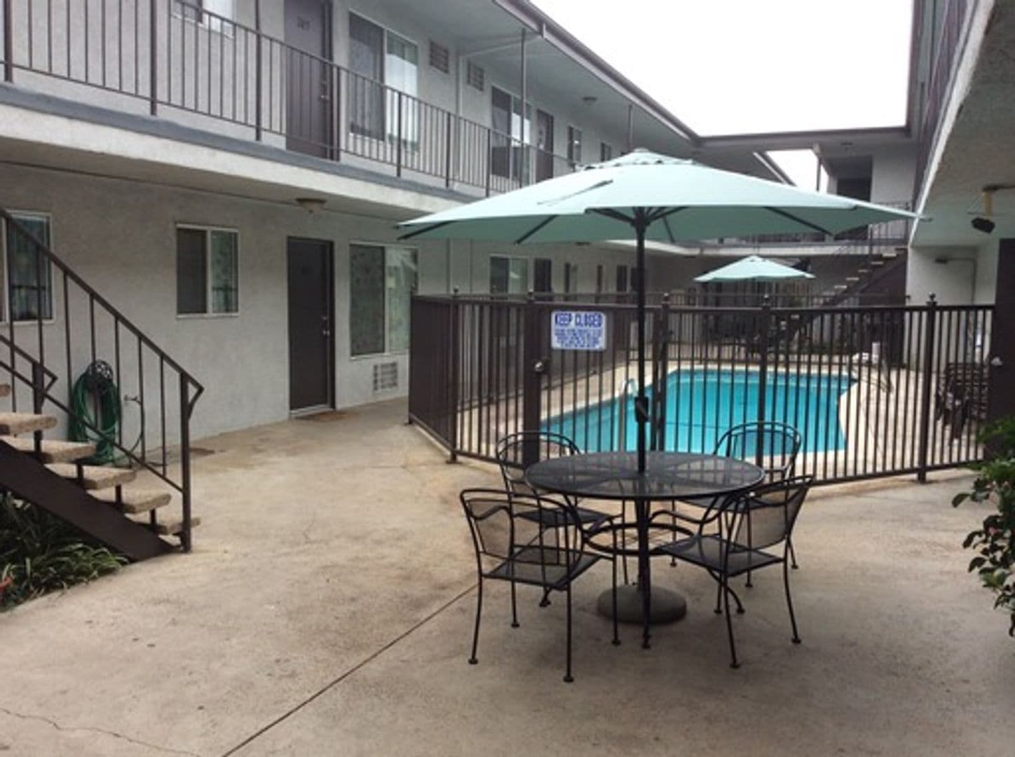 Granada Hills Apartment: 16840 Chatsworth Street