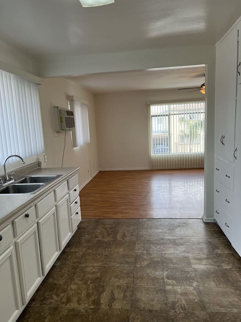 North Hollywood Apartment: 6805 Bellaire Ave.