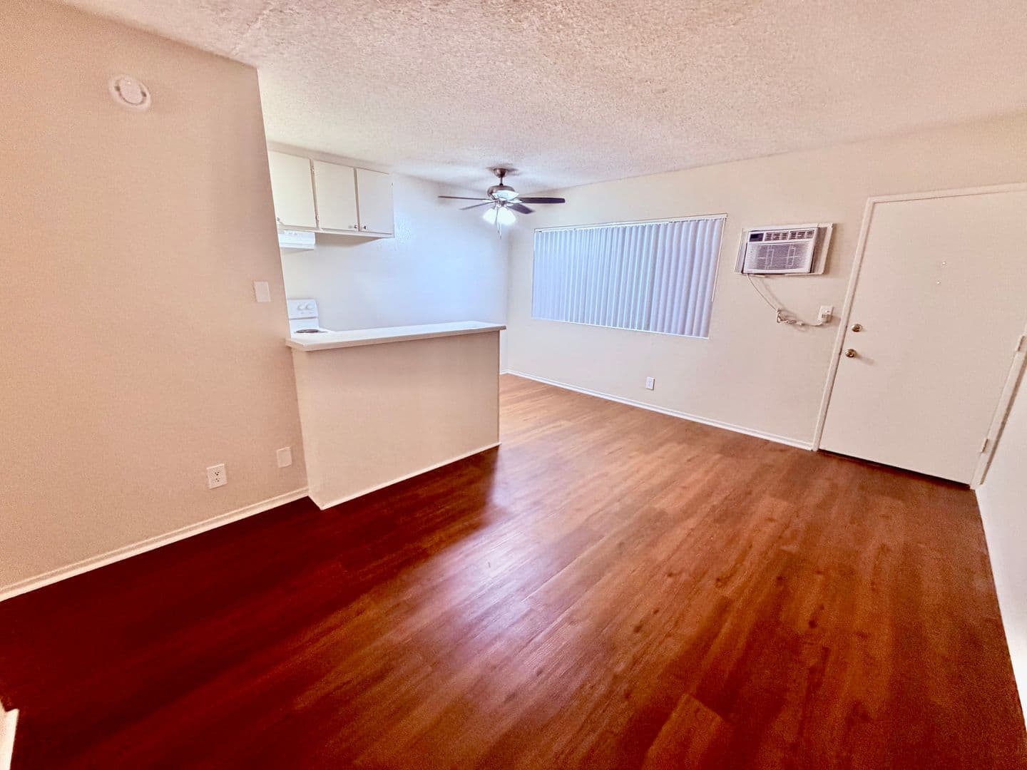 Canoga Park Apartment: 7052 Remmet Ave