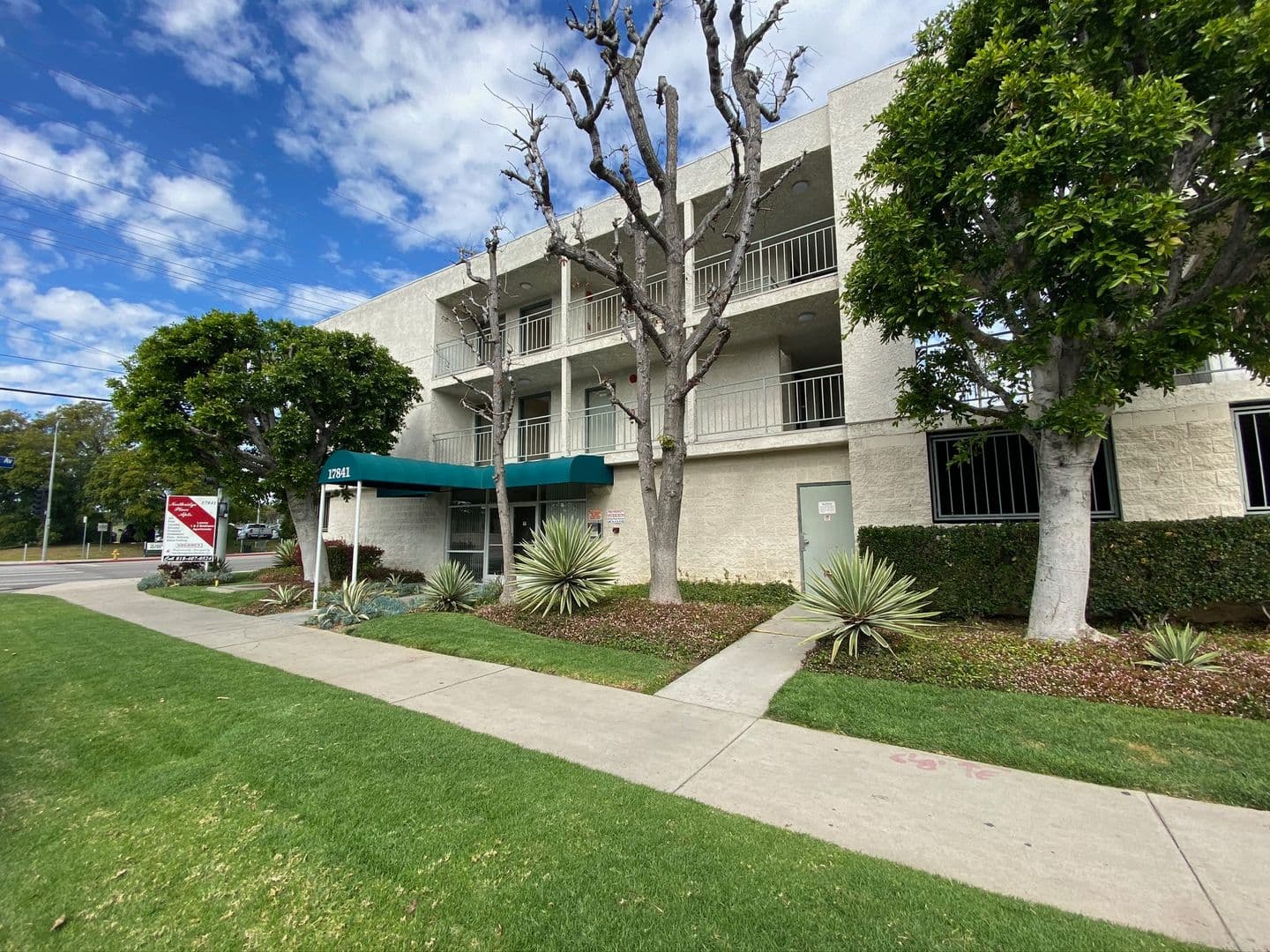Northridge Apartment: 17841 Lassen Street