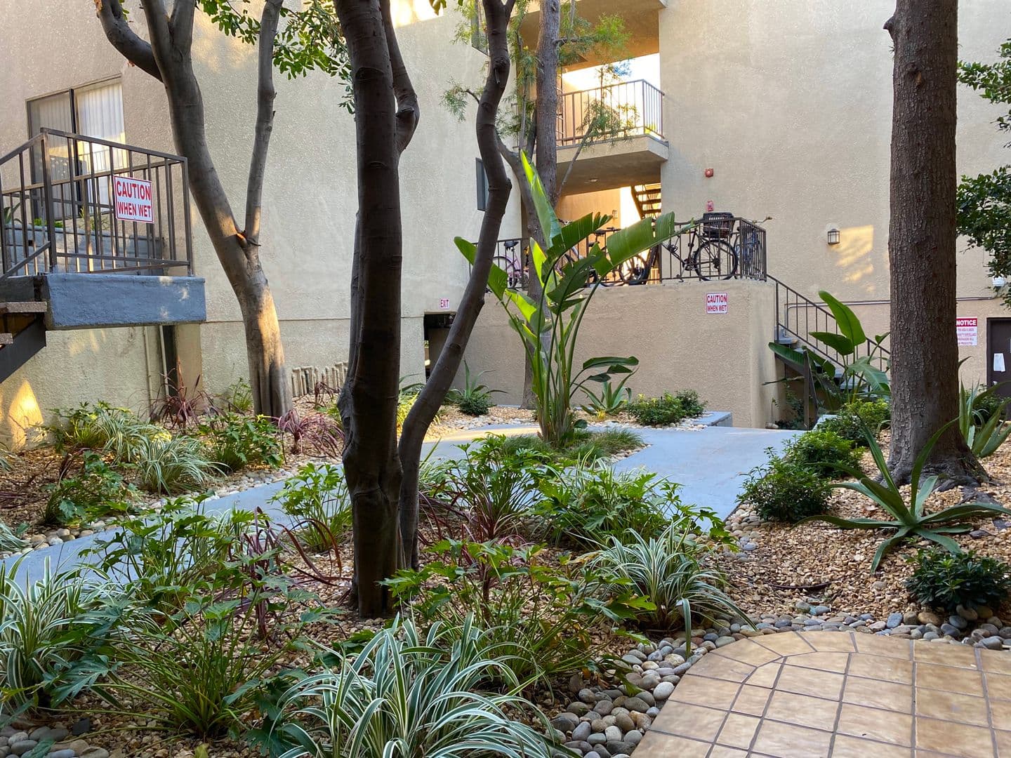 North Hollywood Apartment: 10822 Otsego Street