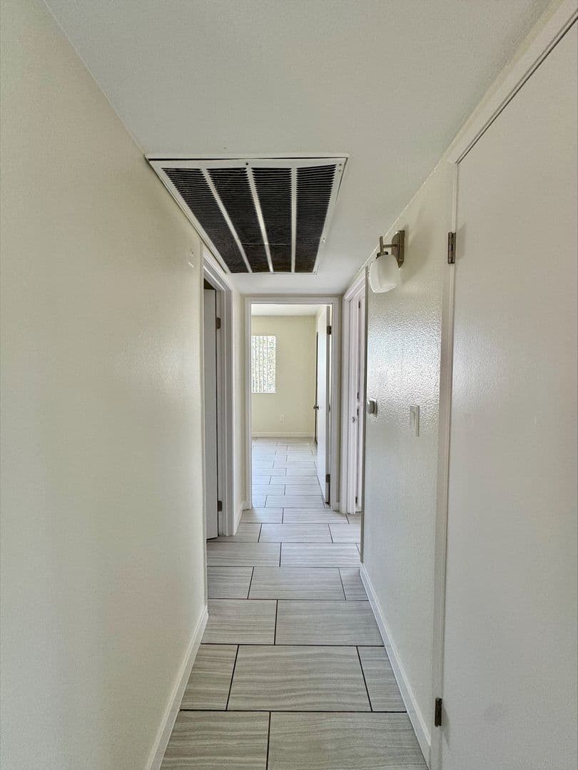 Van Nuys Apartment: 6943 Haskell Ave.