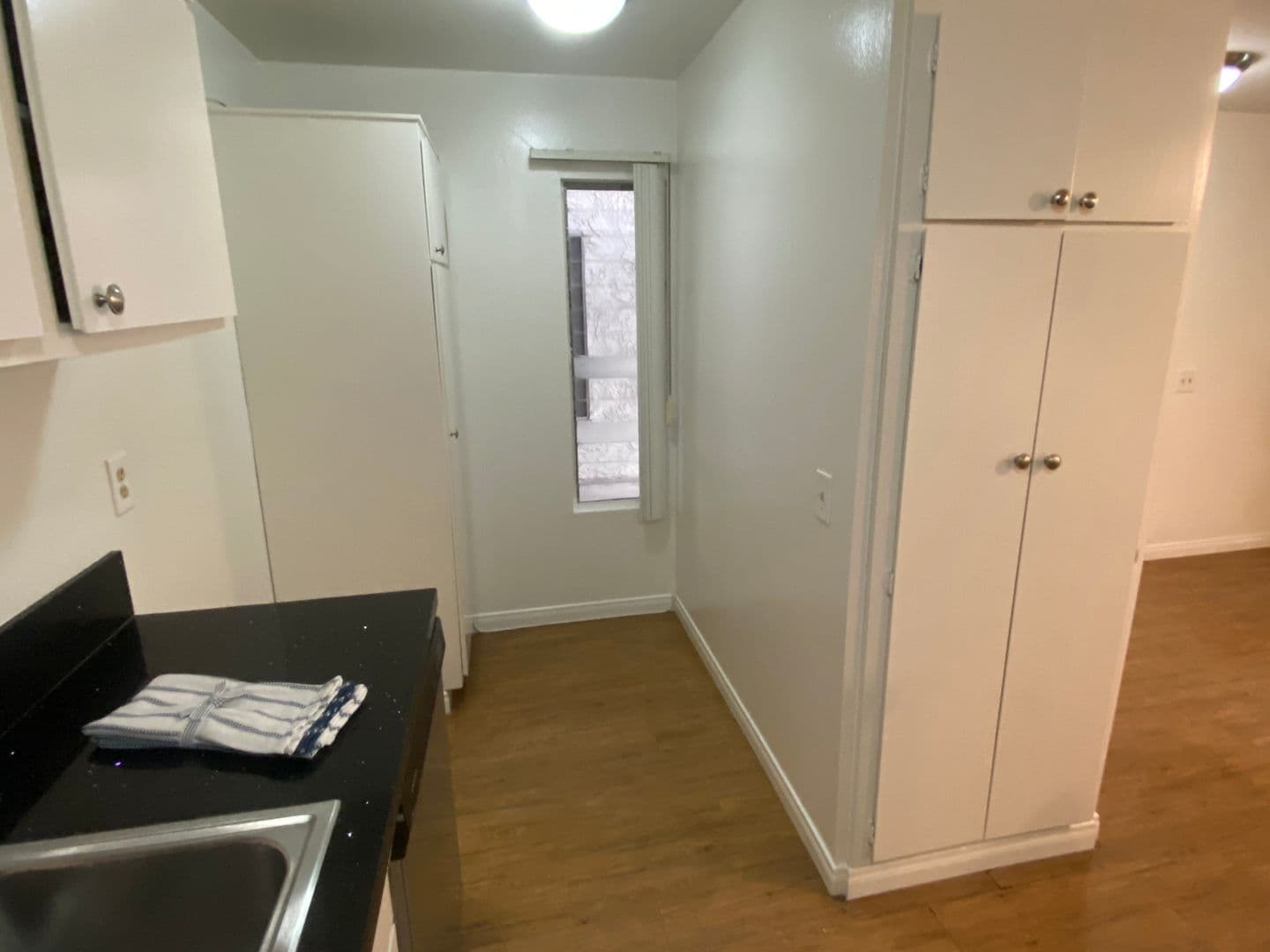 Tarzana Apartment: 18339-18347 Collins St
