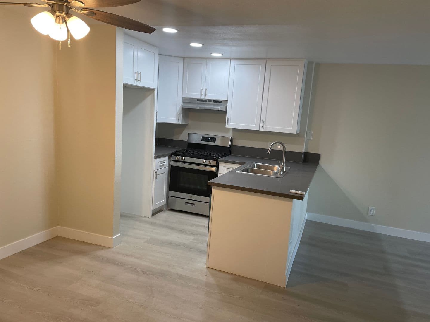 Panorama City Apartment: 14695 Parthenia St.