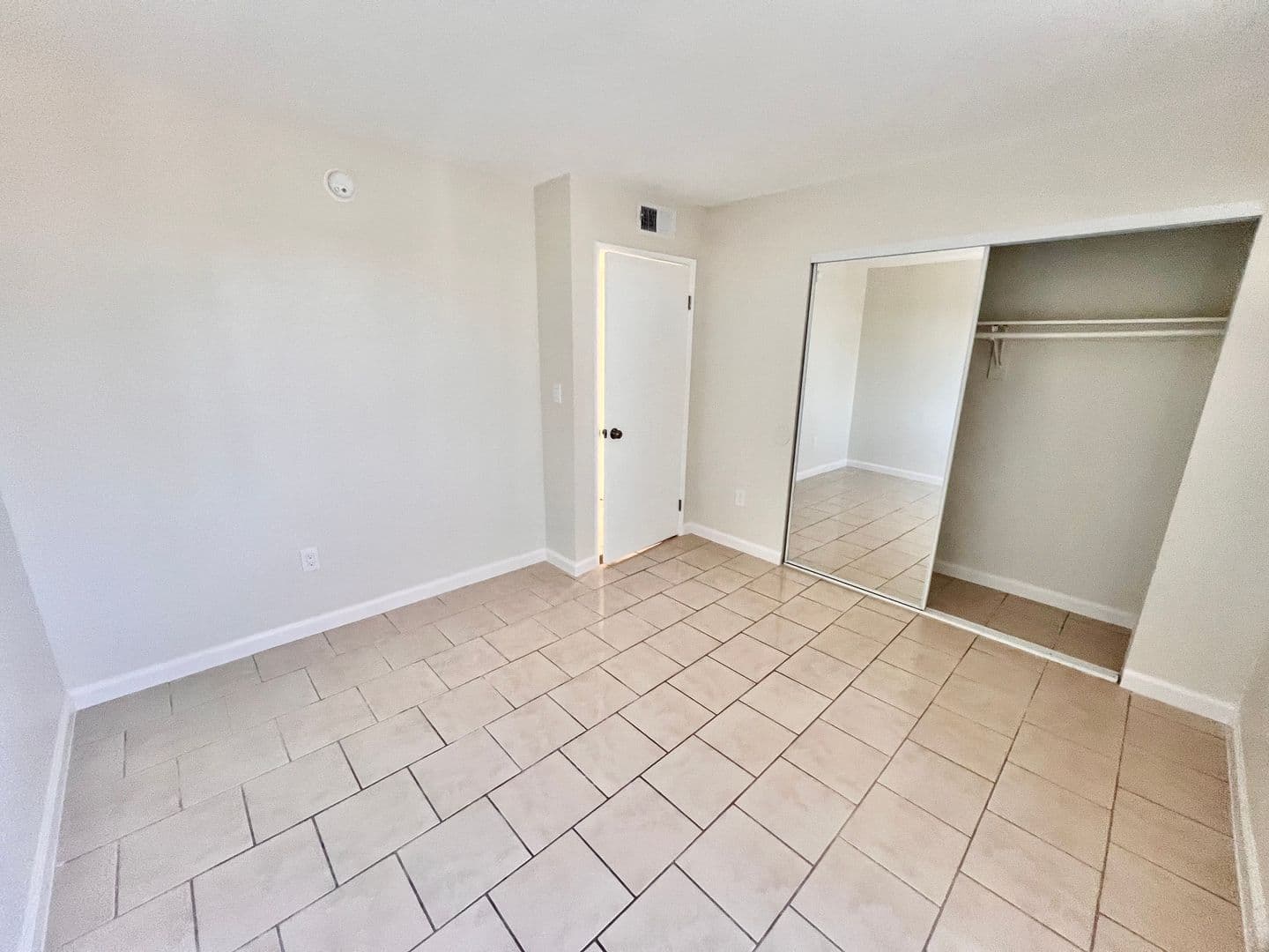 Van Nuys Apartment: 6943 Haskell Ave.