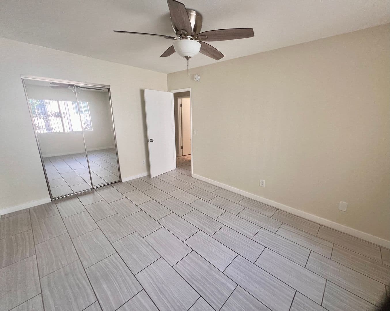 North Hills Apartment: 8558 Columbus Ave.