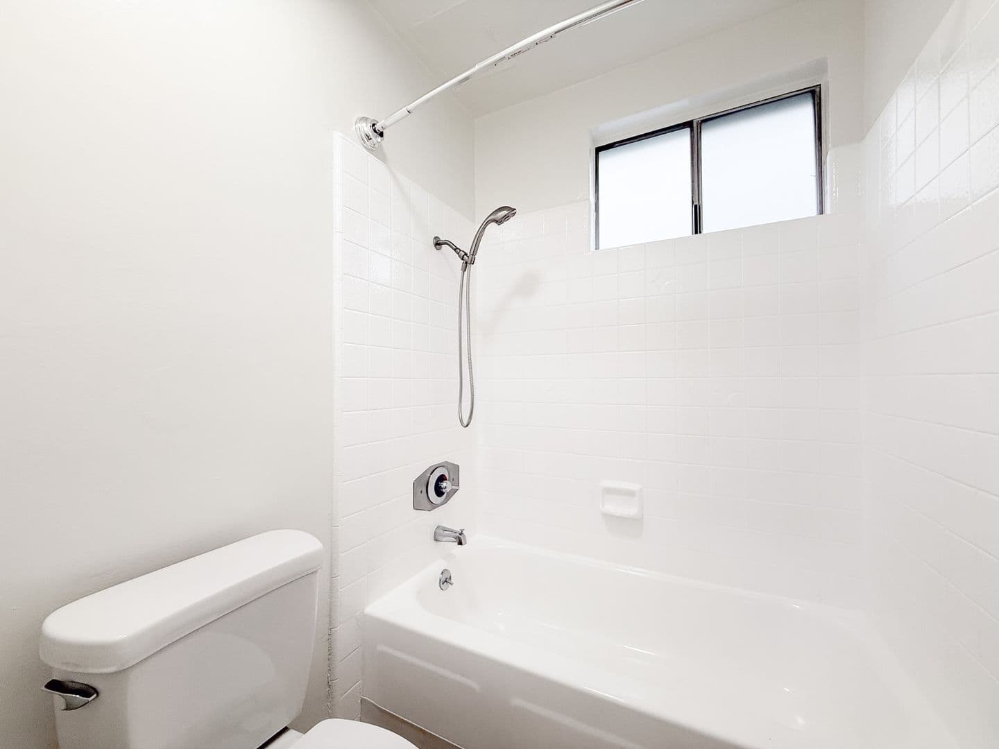 Woodland Hills Apartment: 5480 Quakertown Ave
