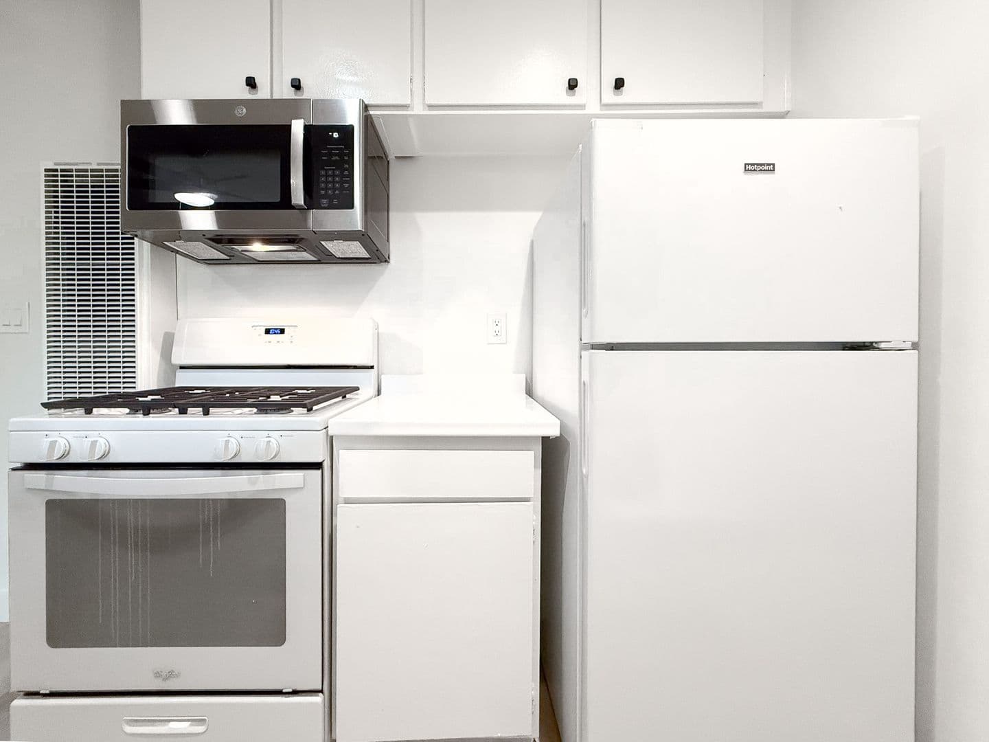 Woodland Hills Apartment: 5480 Quakertown Ave