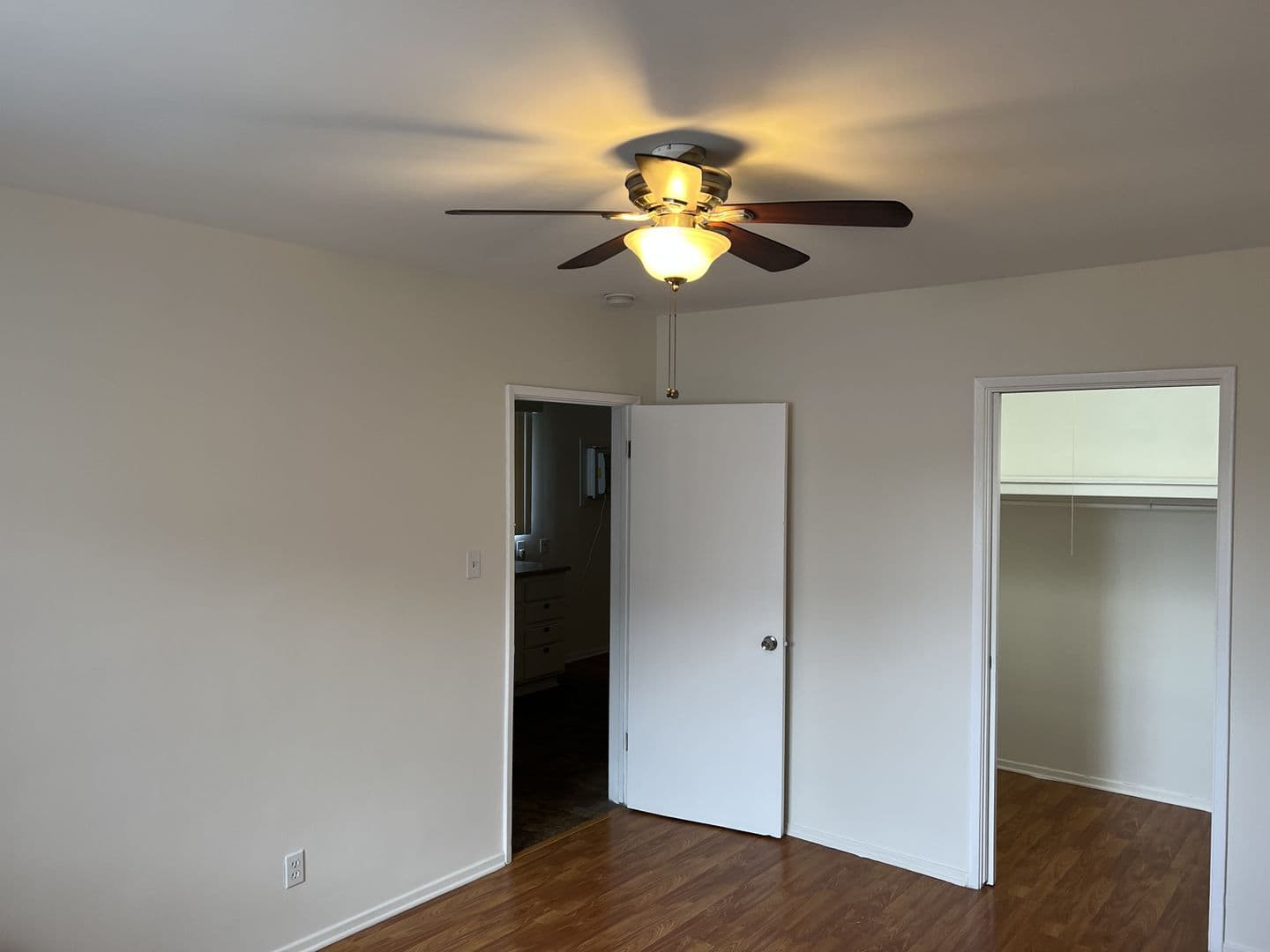 North Hollywood Apartment: 6805 Bellaire Ave.