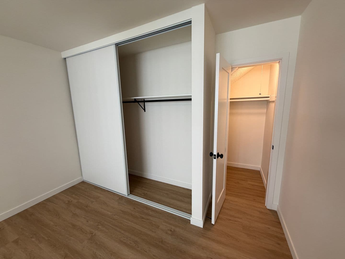 Studio City Apartment: 12756 Moorpark Street