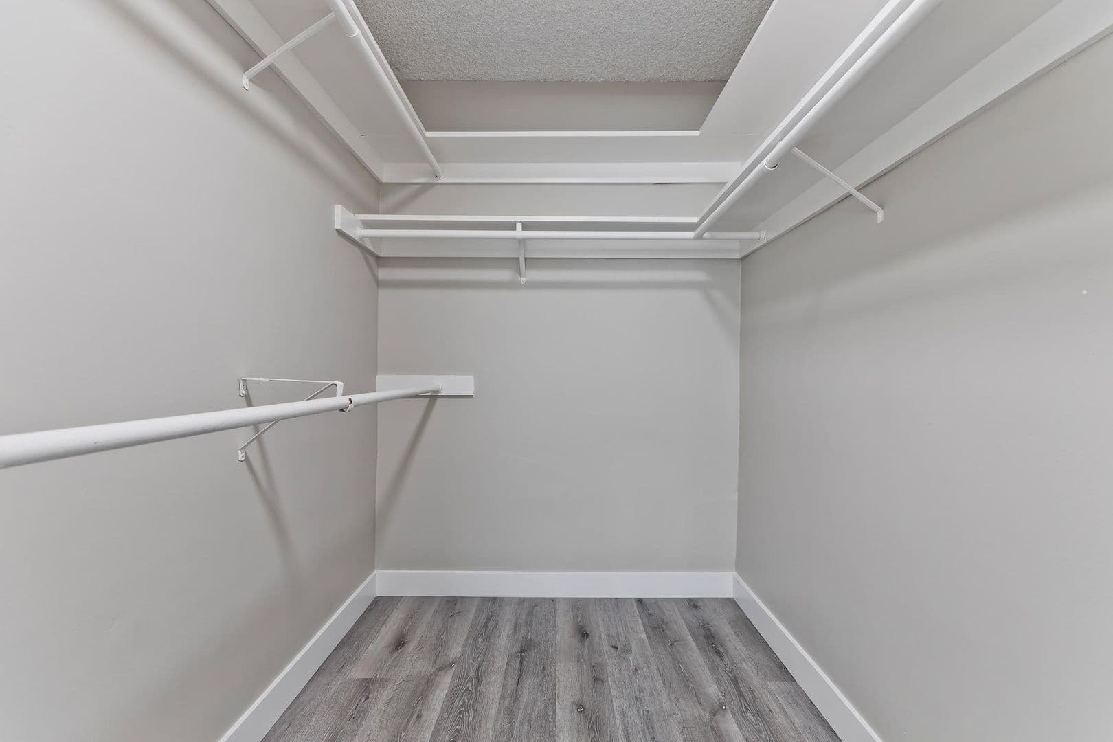 Sherman Oaks Apartment: 14320 Addison St.
