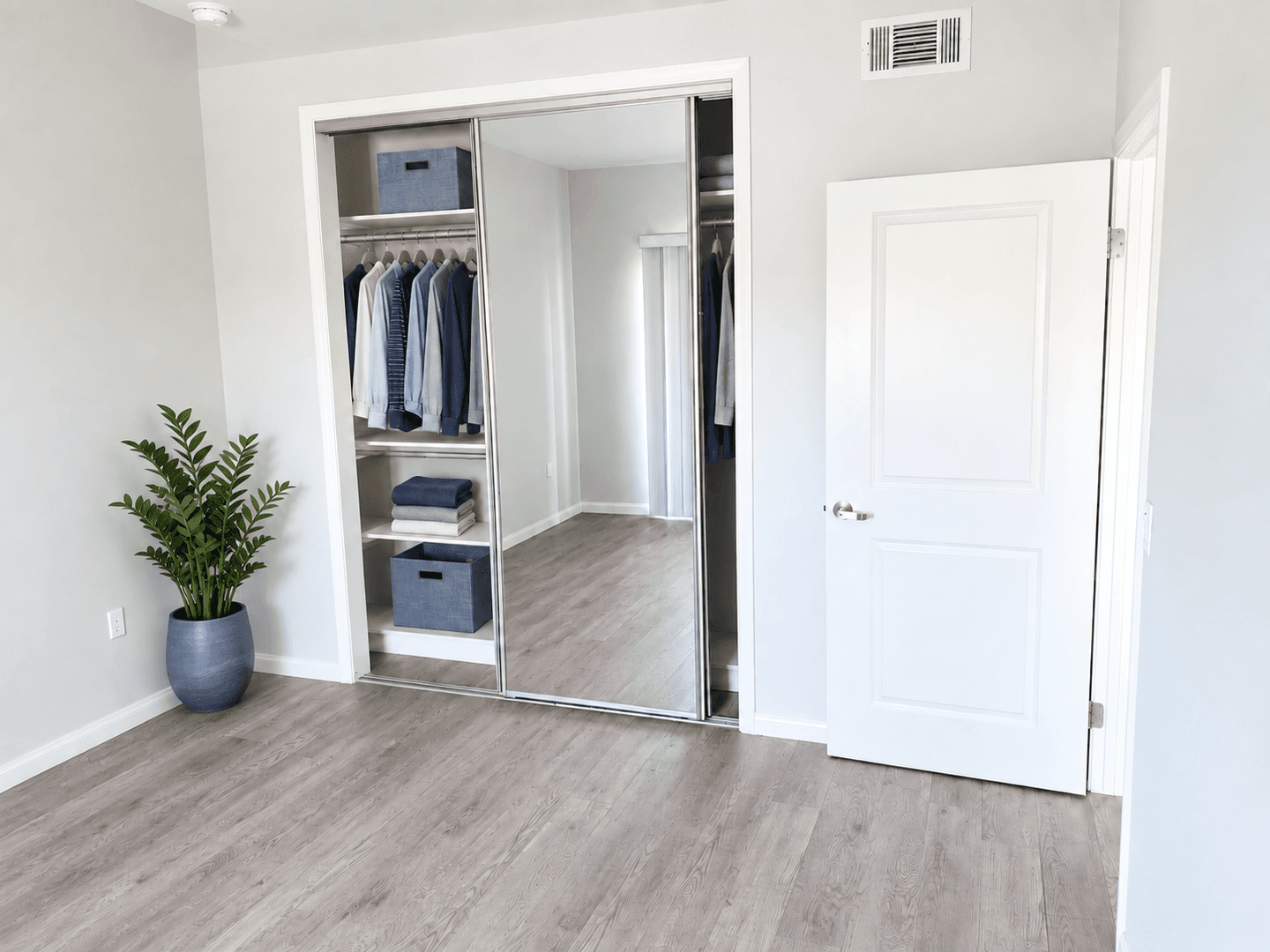 Van Nuys Apartment: 15313 Cabrito Rd