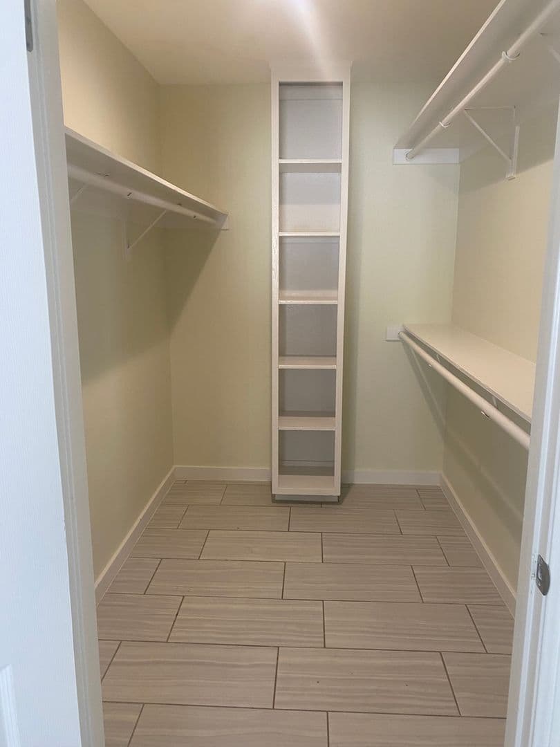 Sun Valley Apartment: 12002 Allegheny St.