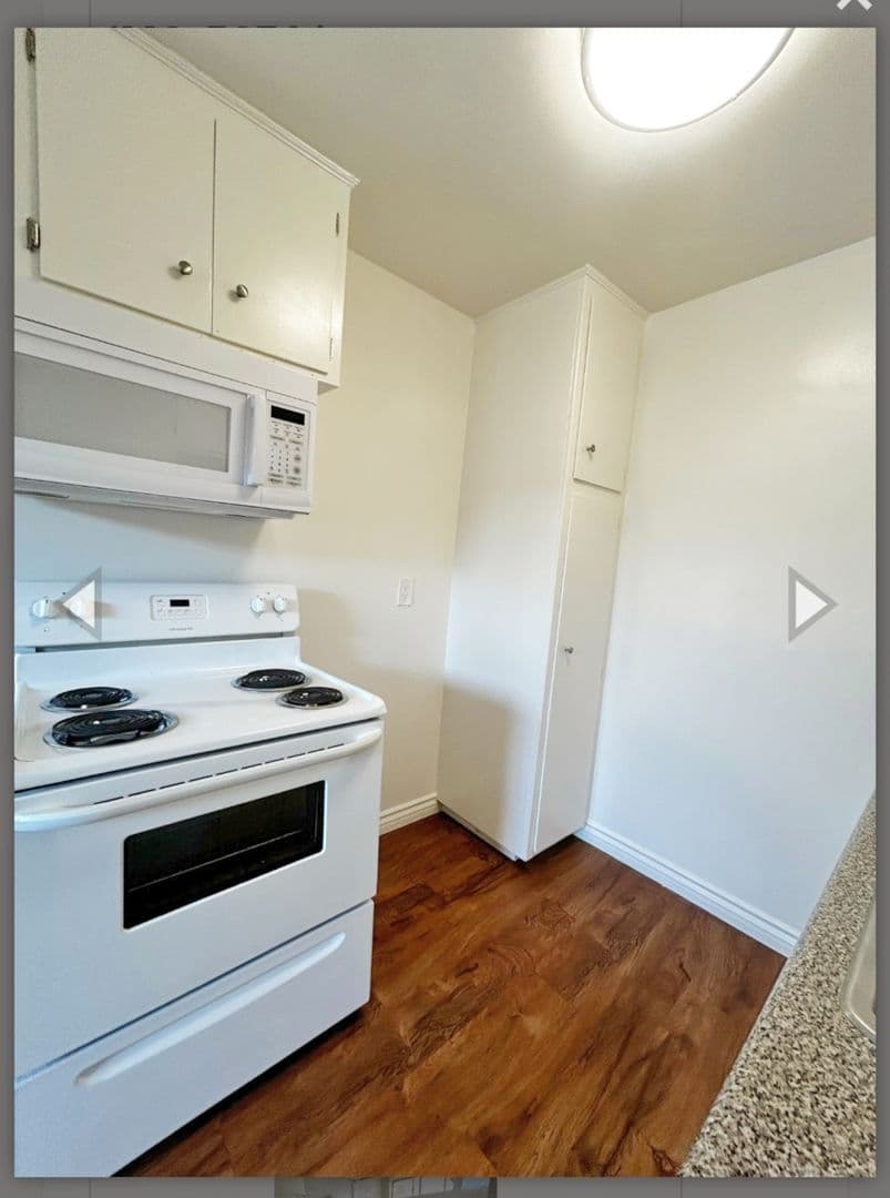 Canoga Park Apartment: 8361 Northgate Ave