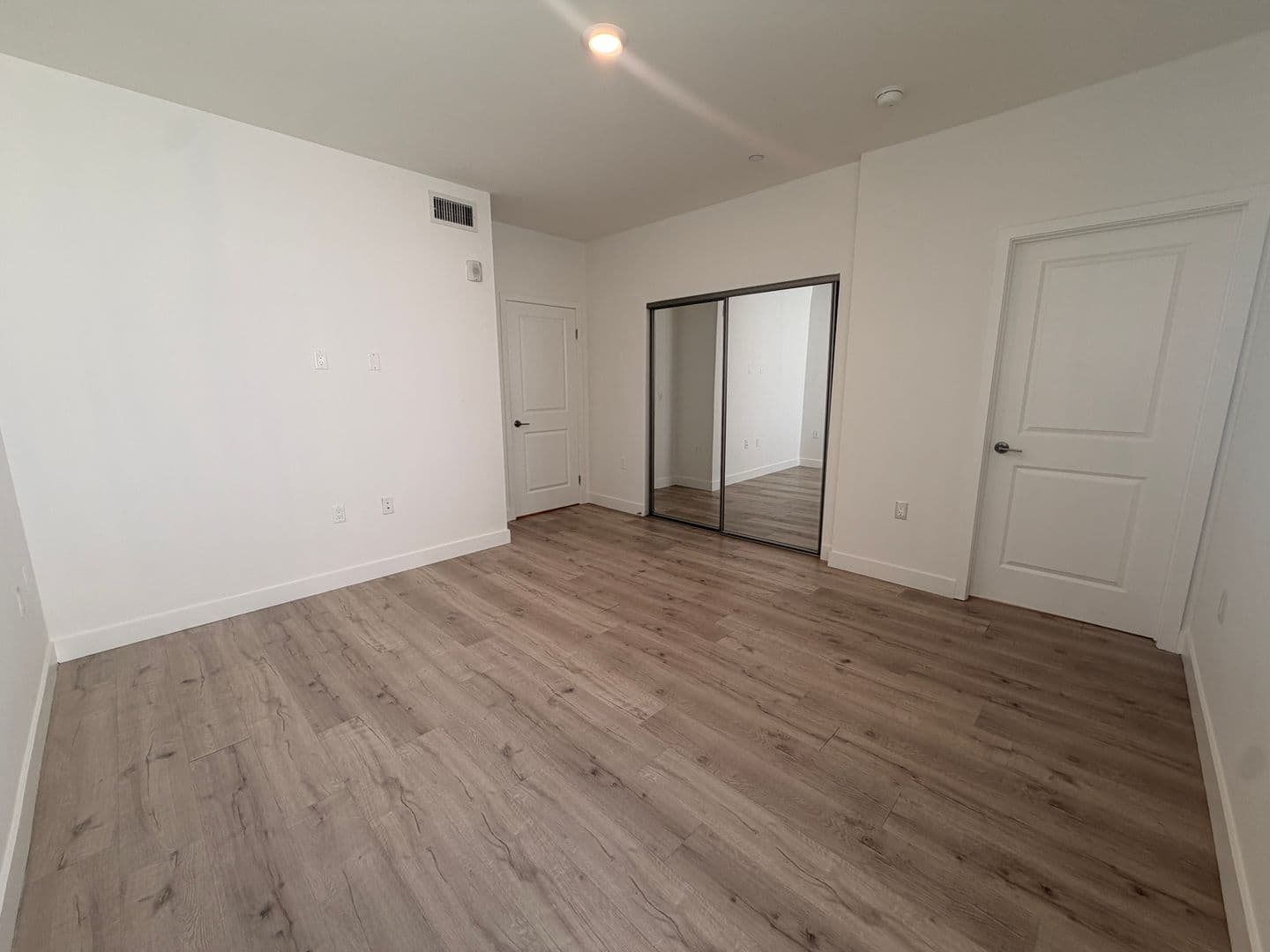 Panorama City Apartment: 14828 Rayen Street