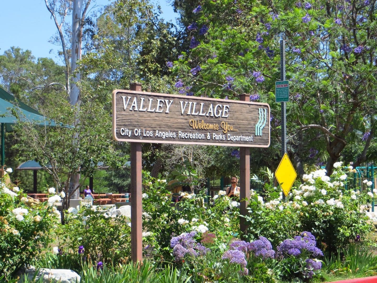 North Hollywood Apartment: 11473 Riverside Drive