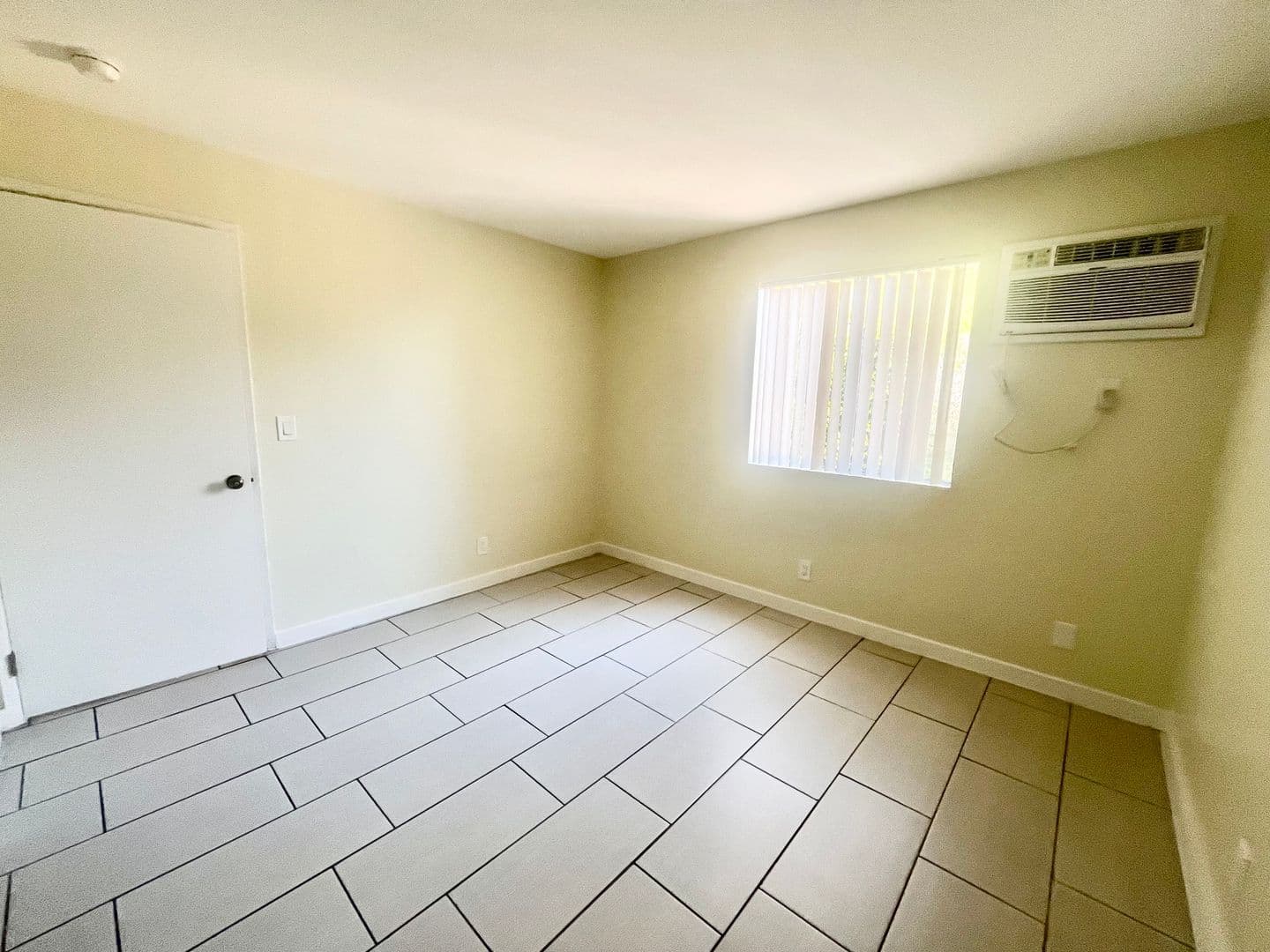 Pacoima Apartment: 10800 Glenoaks Blvd.