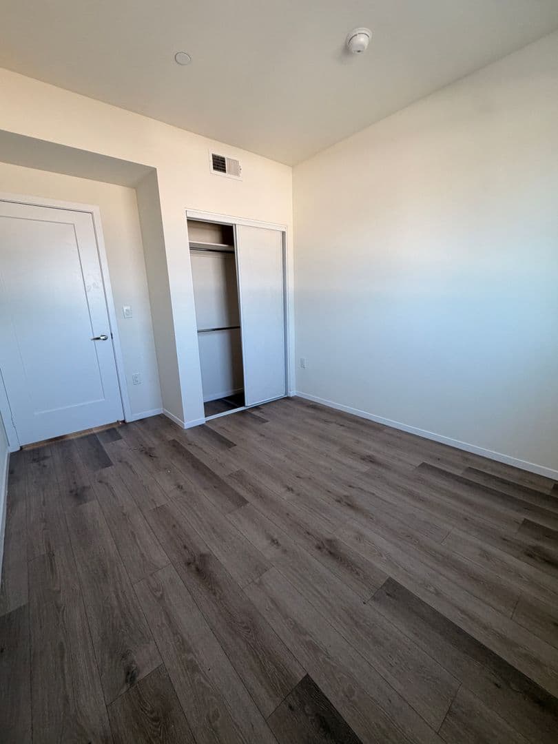 North Hills Apartment: 15528 Rayen Street