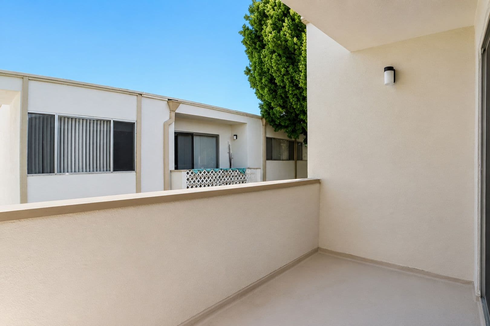 Northridge Apartment: 18100 Roscoe Blvd.