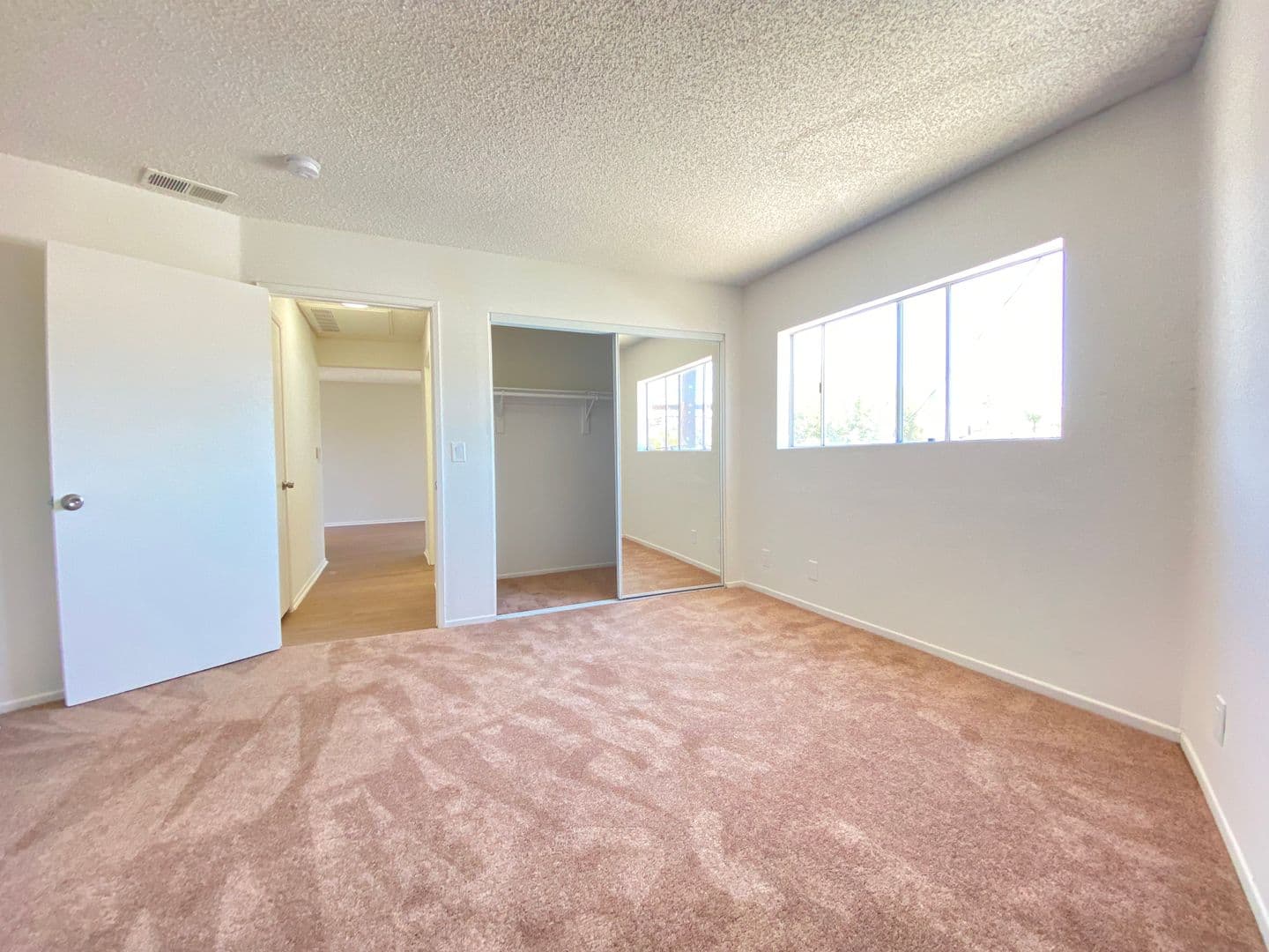North Hollywood Apartment: 5640 Farmdale Ave