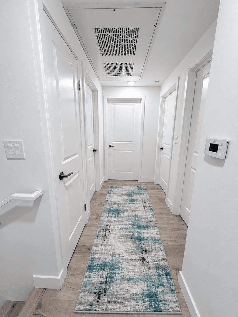 Panorama City Apartment: 14828 Rayen Street
