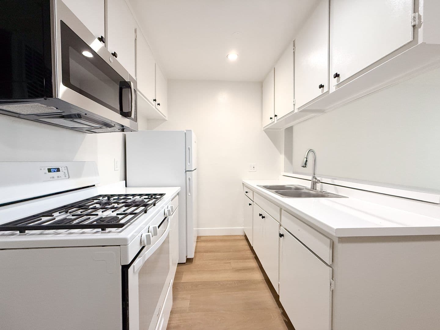 Woodland Hills Apartment: 5480 Quakertown Ave