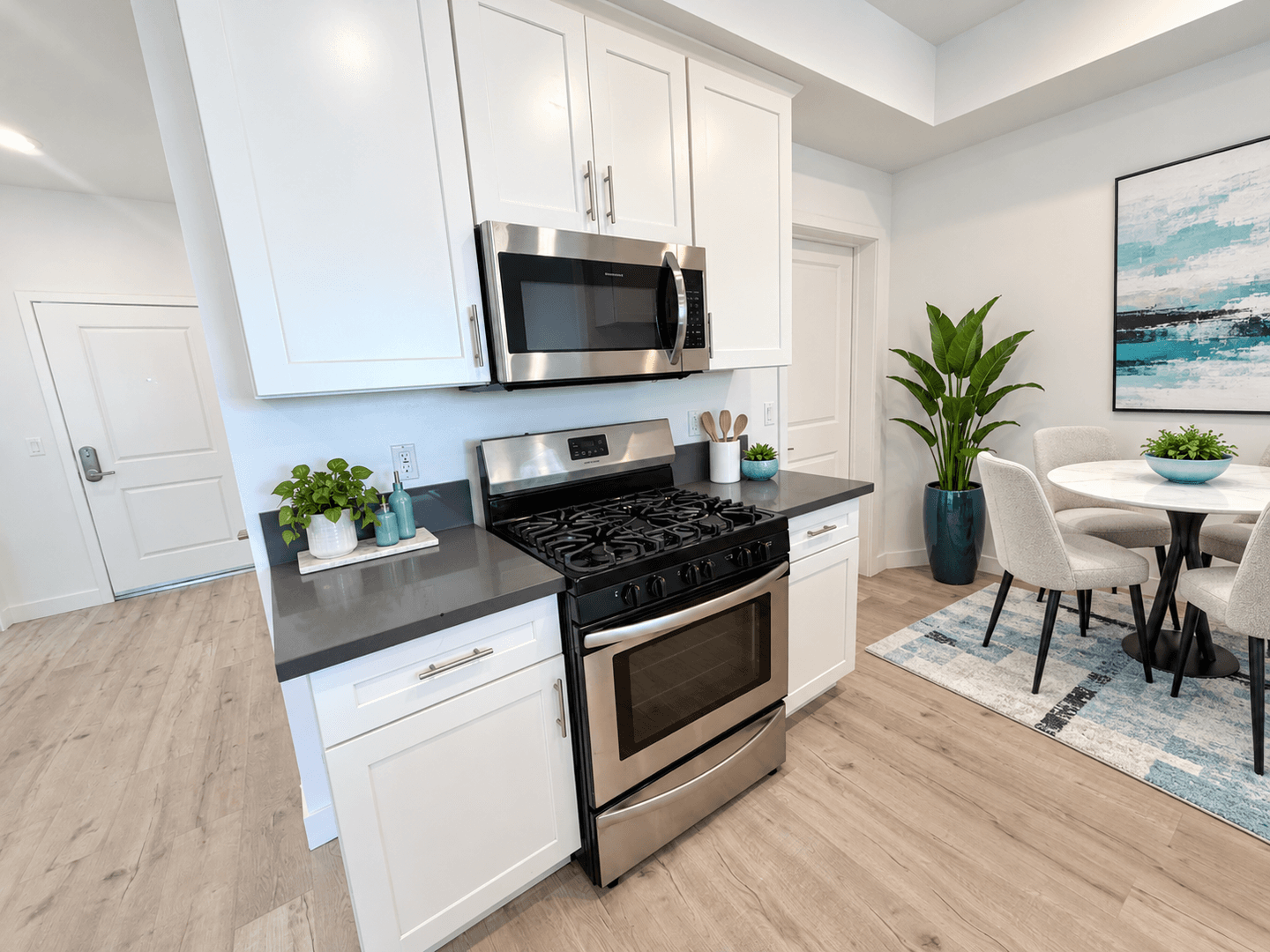Panorama City Apartment: 14828 Rayen Street