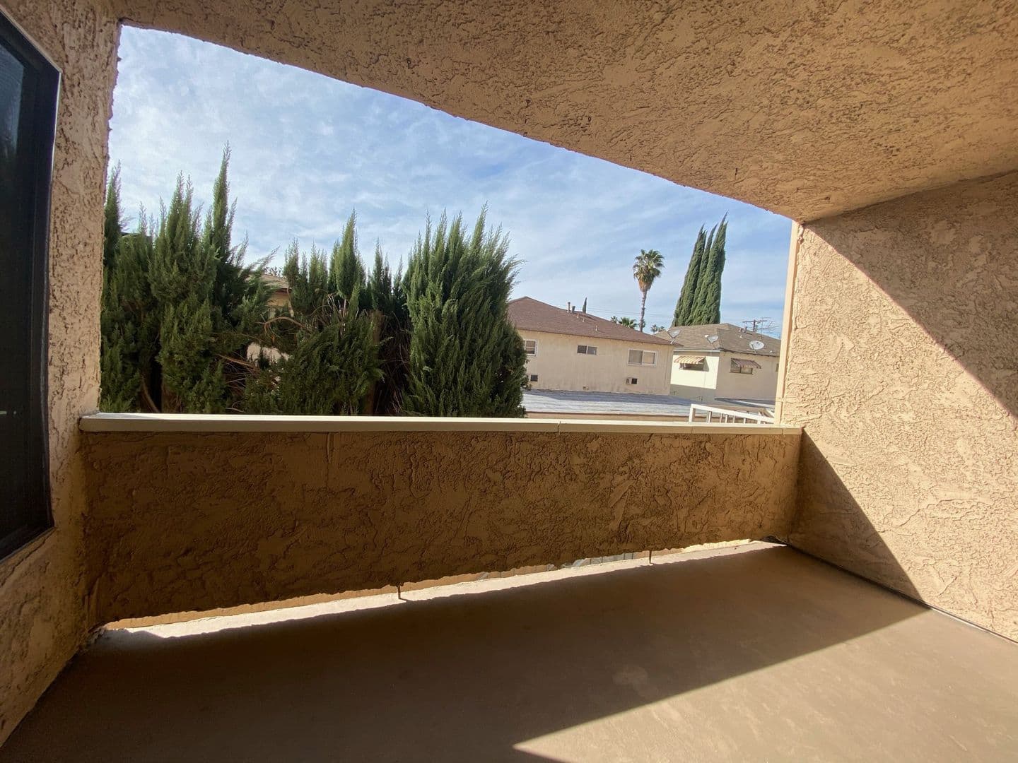 Valley Village Apartment: 12411 Magnolia Blvd
