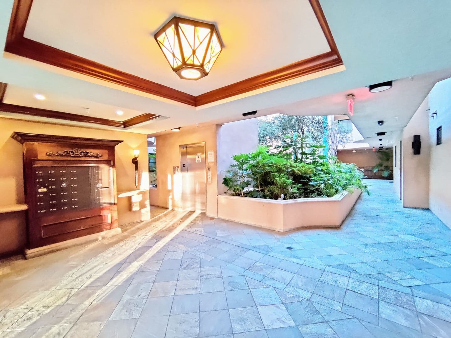 Studio City Apartment: 4350 Vantage Avenue