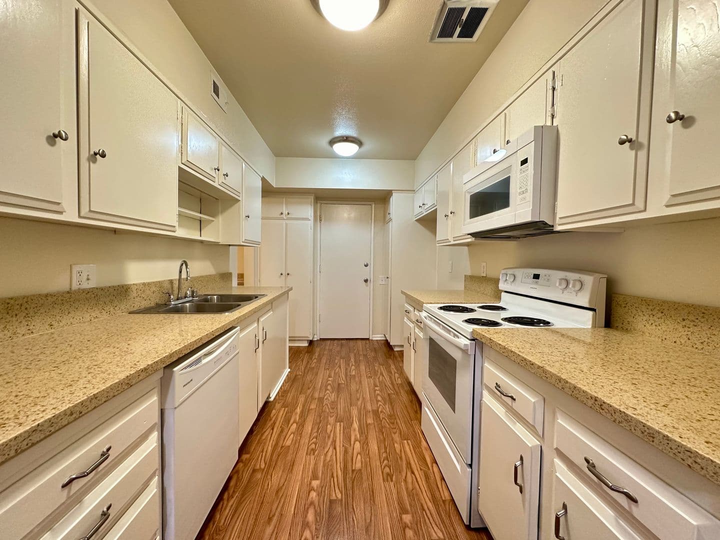 Sherman Oaks Apartment: 14400 Addison St.