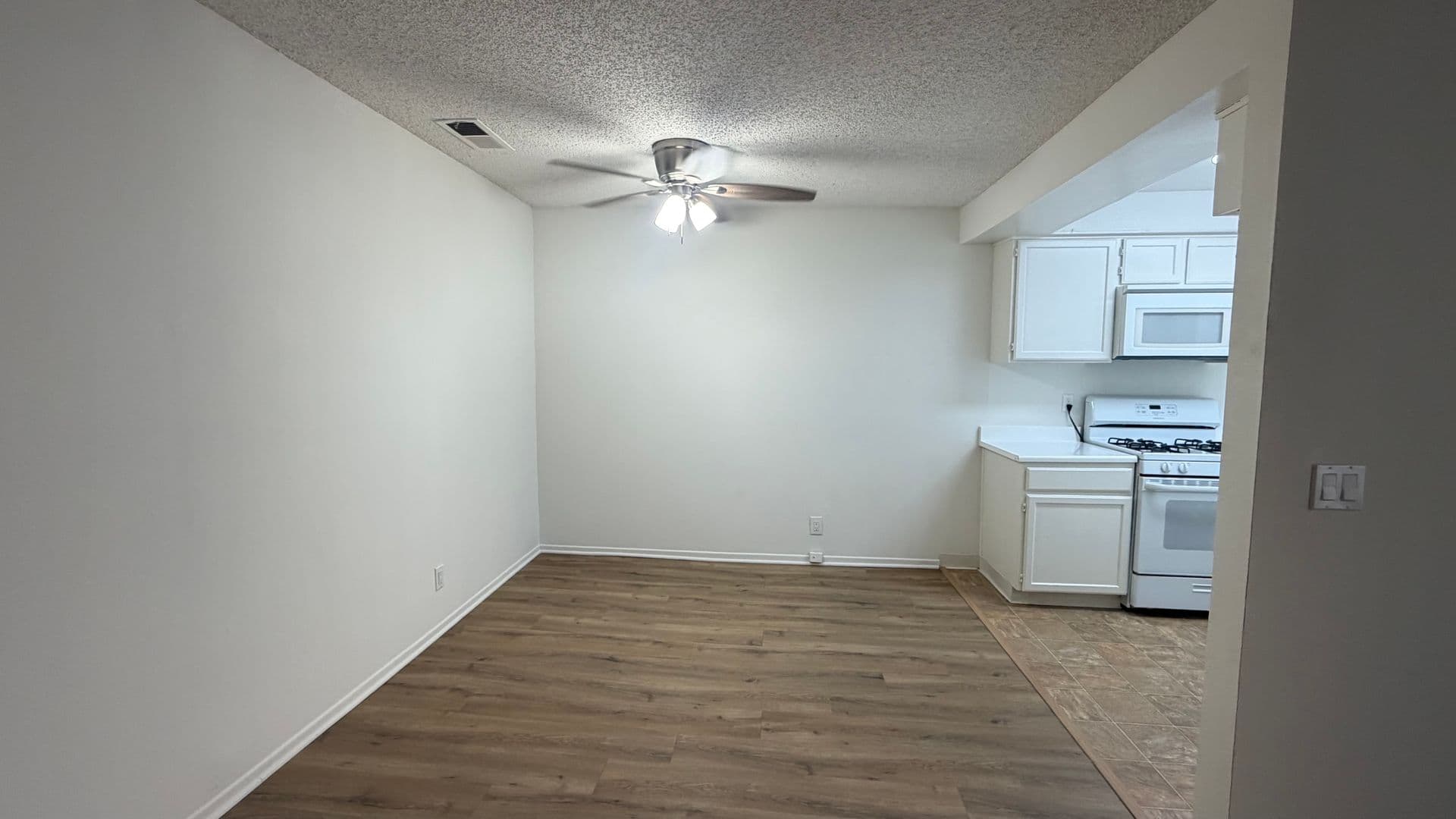 North Hollywood Apartment: 5640 Farmdale Ave