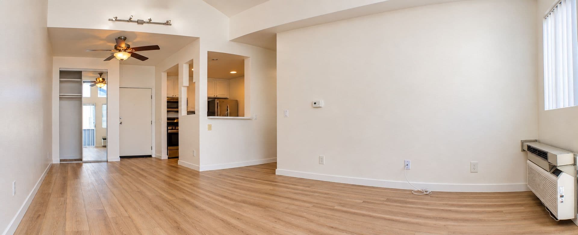 North Hollywood Apartment: 11473 Riverside Drive