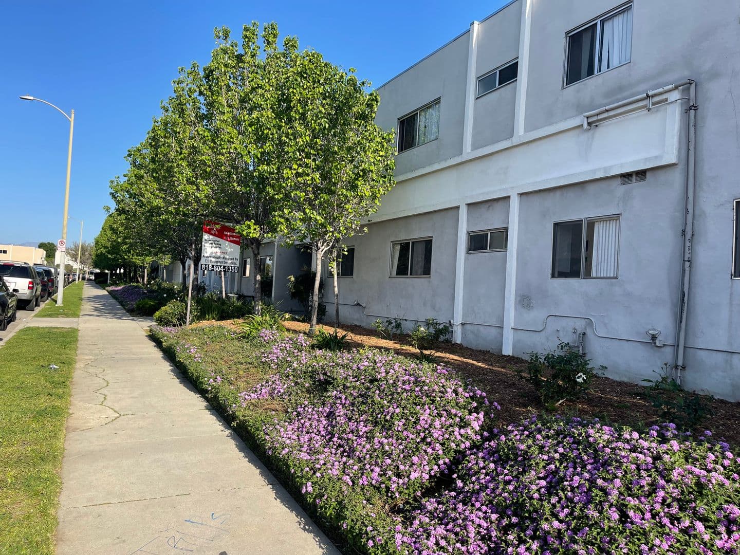 Granada Hills Apartment: 16950 Blackhawk Street