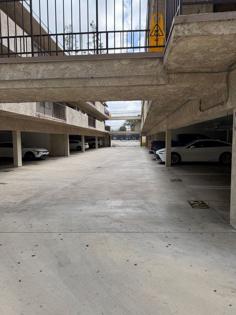 North Hills Apartment: 8815 Orion Ave.