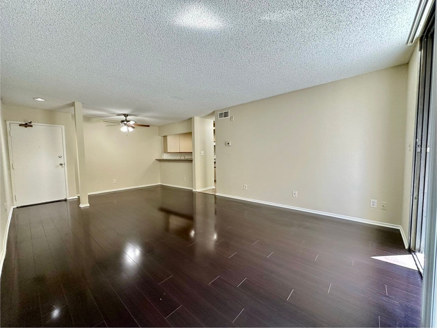 North Hollywood Apartment: 10822 Otsego Street