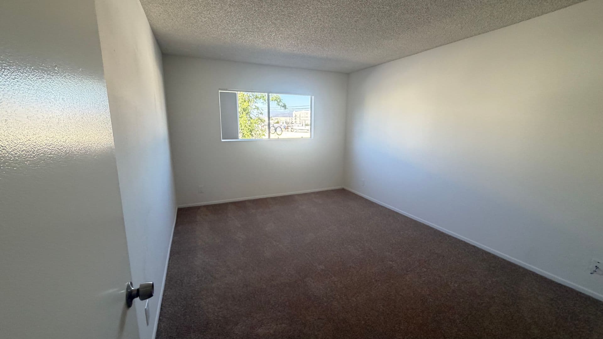 North Hollywood Apartment: 5640 Farmdale Ave