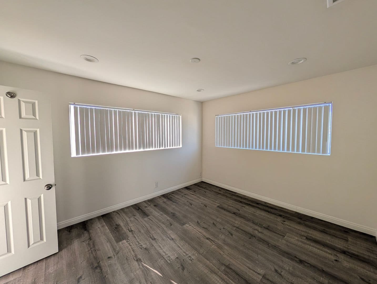 Sherman Oaks Apartment: 13535 Moorpark Street