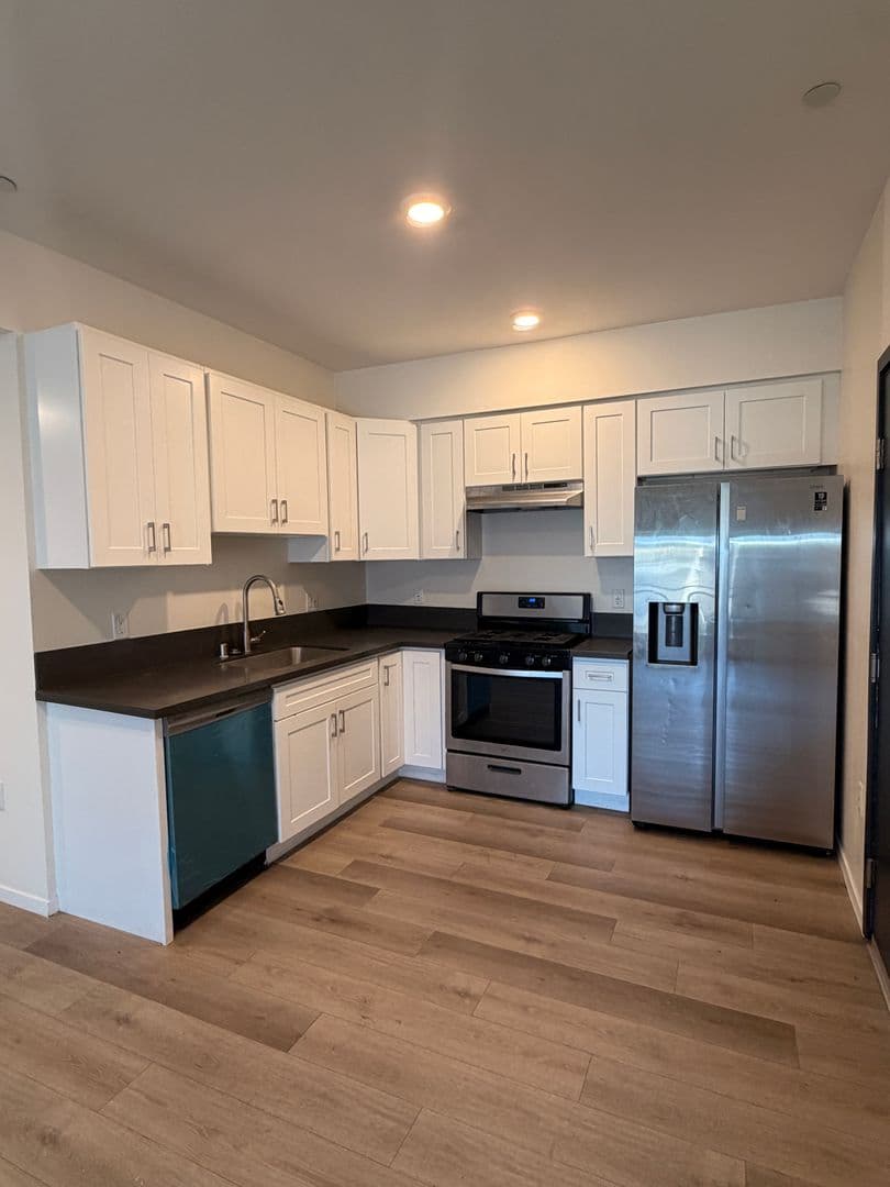 North Hills Apartment: 15528 Rayen Street