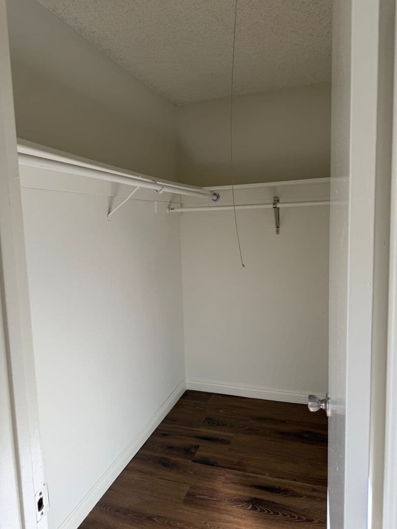 Canoga Park Apartment: 8360 Northgate Avenue
