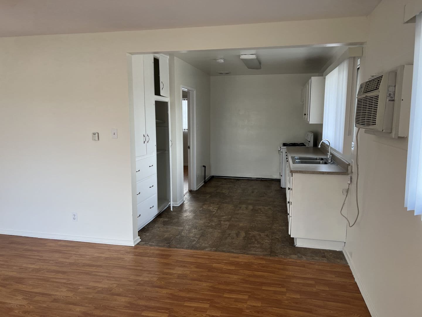 North Hollywood Apartment: 6805 Bellaire Ave.