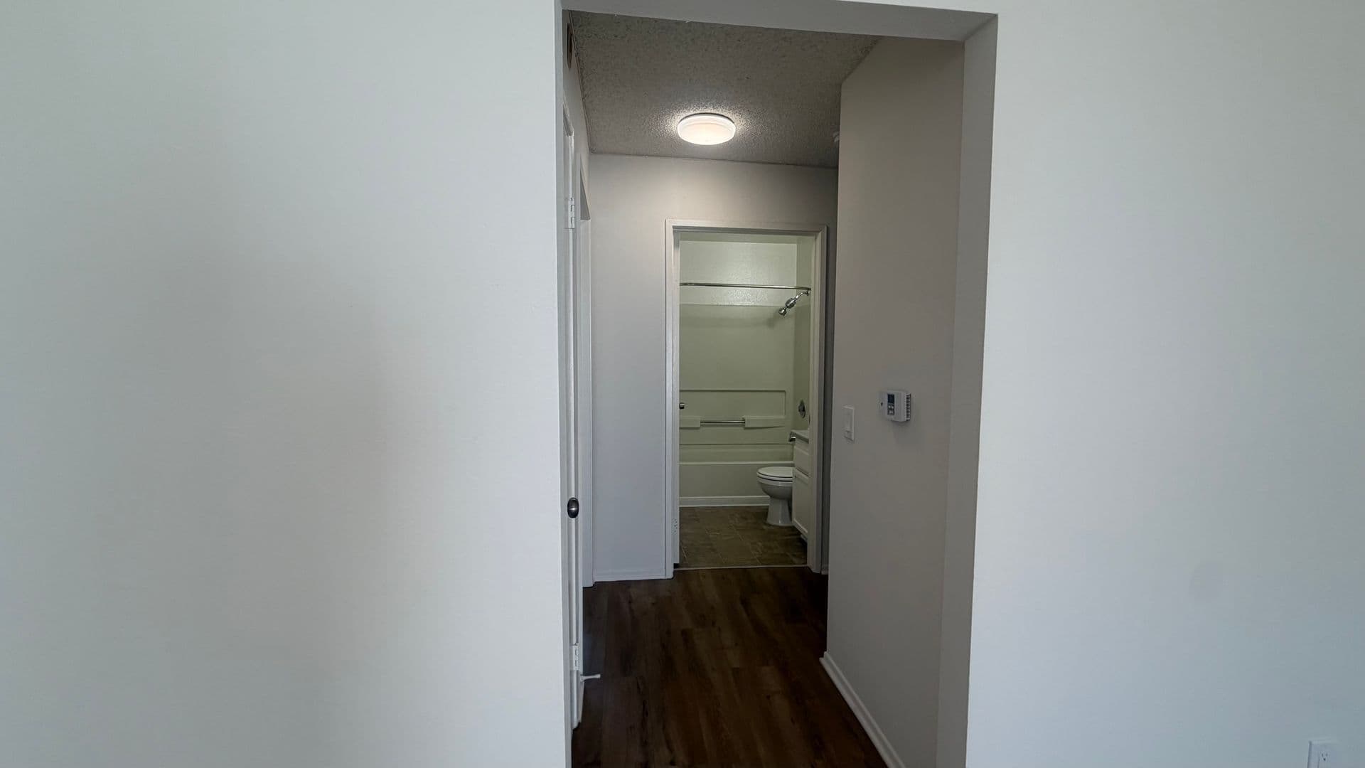 North Hollywood Apartment: 5640 Farmdale Ave